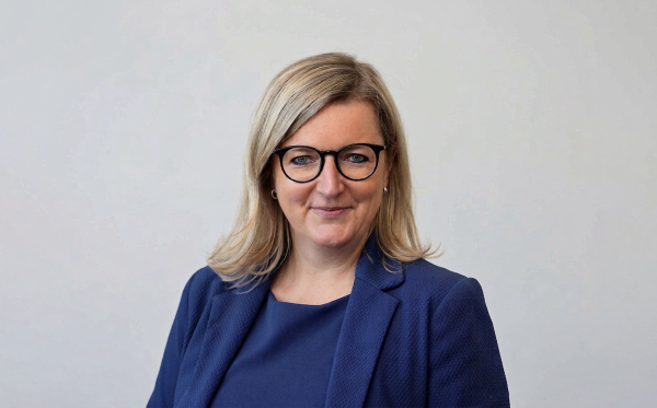 Das Bild zeigt Martina Klement, Wirtschaftsministerin Brandenburgs